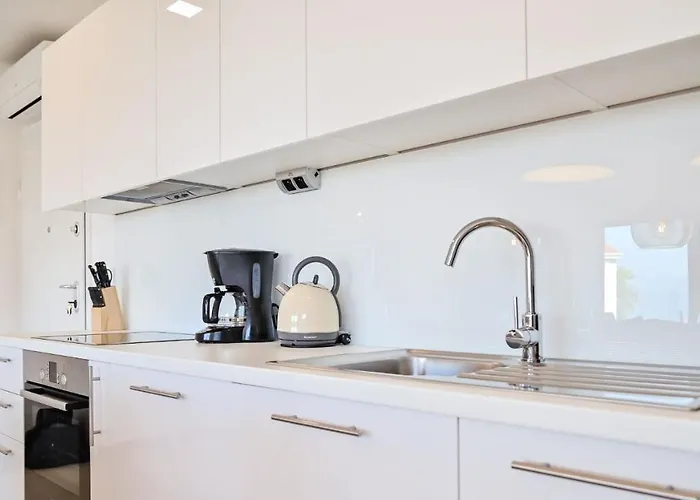 Modern Adora Apartman