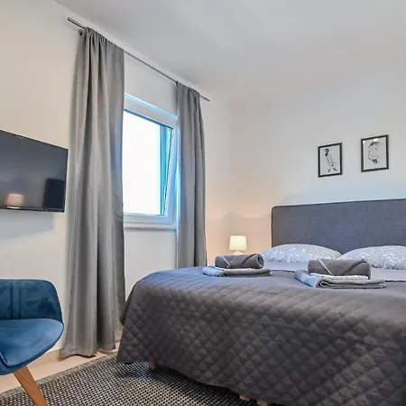 Modern Adora Apartament *