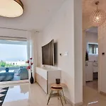 Modern Adora Apartament