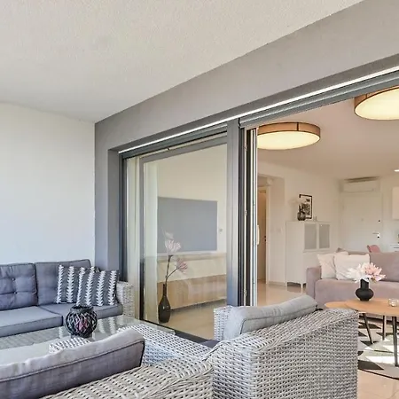 Lägenhet Modern Adora